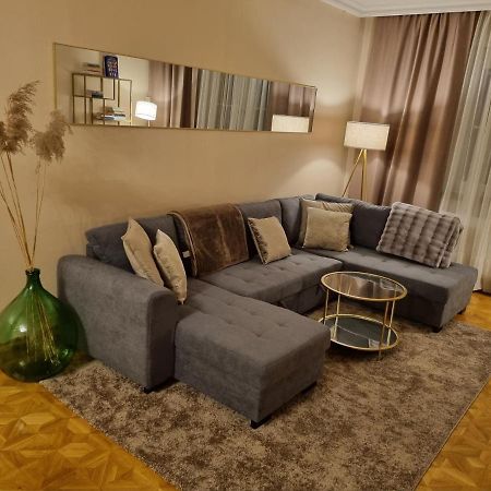 Villa With Private Sauna And Jacuzzi, 8 Min From Schloss Schoebrunn Виена Екстериор снимка